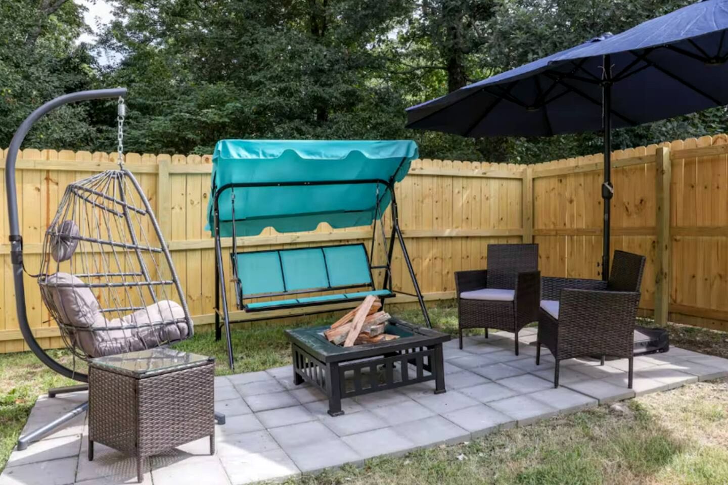 Peaceful Cottage Hideaway with Firepit & Grill in Bentonville, Arkansas