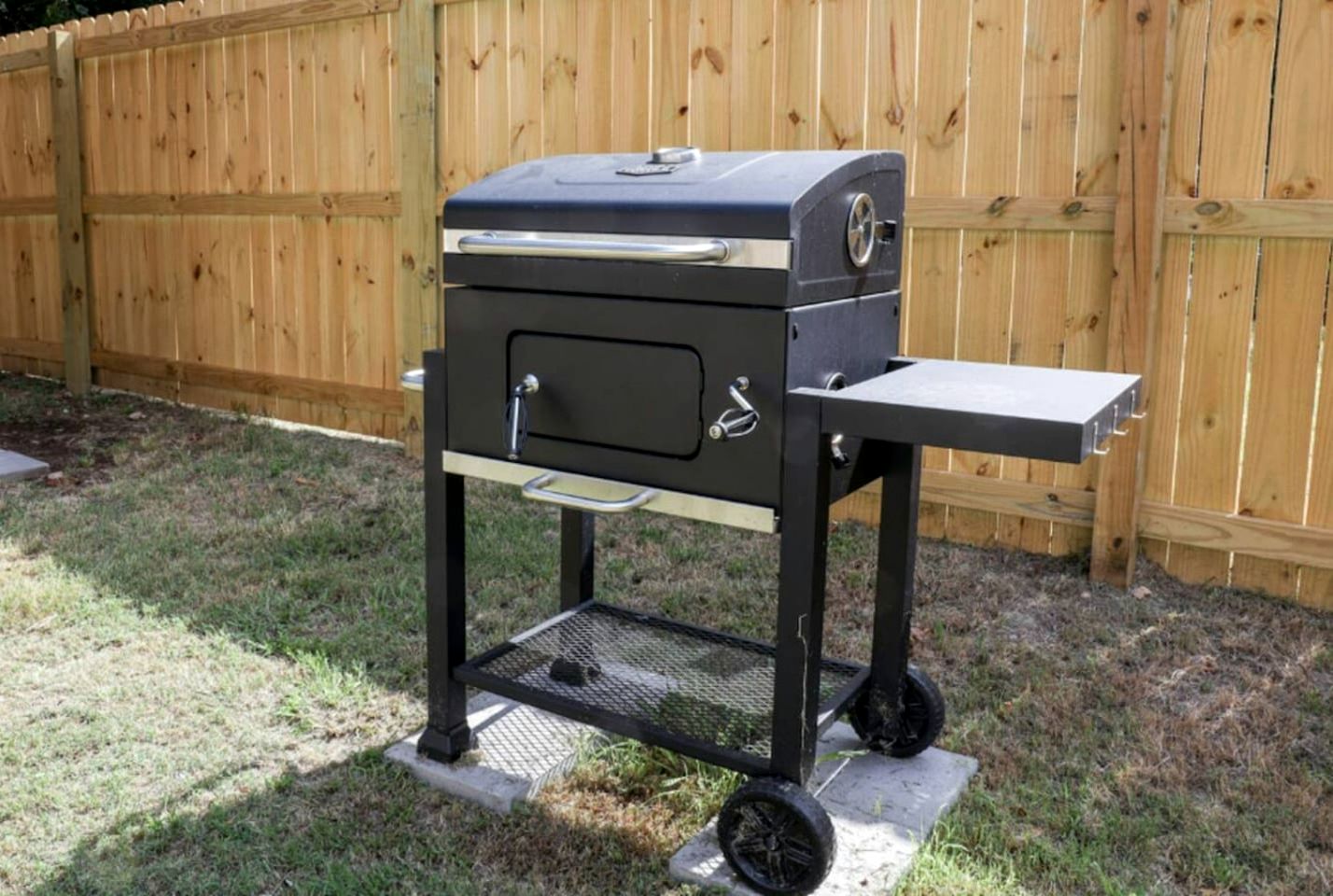 Peaceful Cottage Hideaway with Firepit & Grill in Bentonville, Arkansas