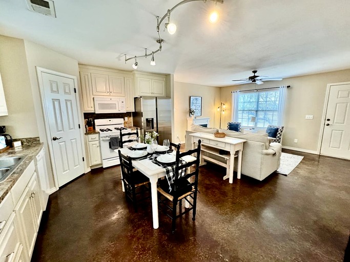 Cottages (United States of America, Bentonville, Arkansas)