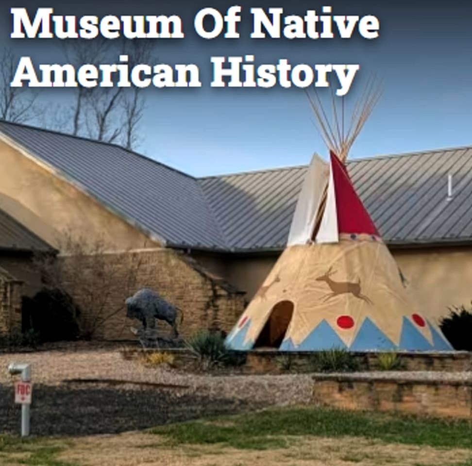 Peaceful Cottage Hideaway with Firepit & Grill in Bentonville, Arkansas