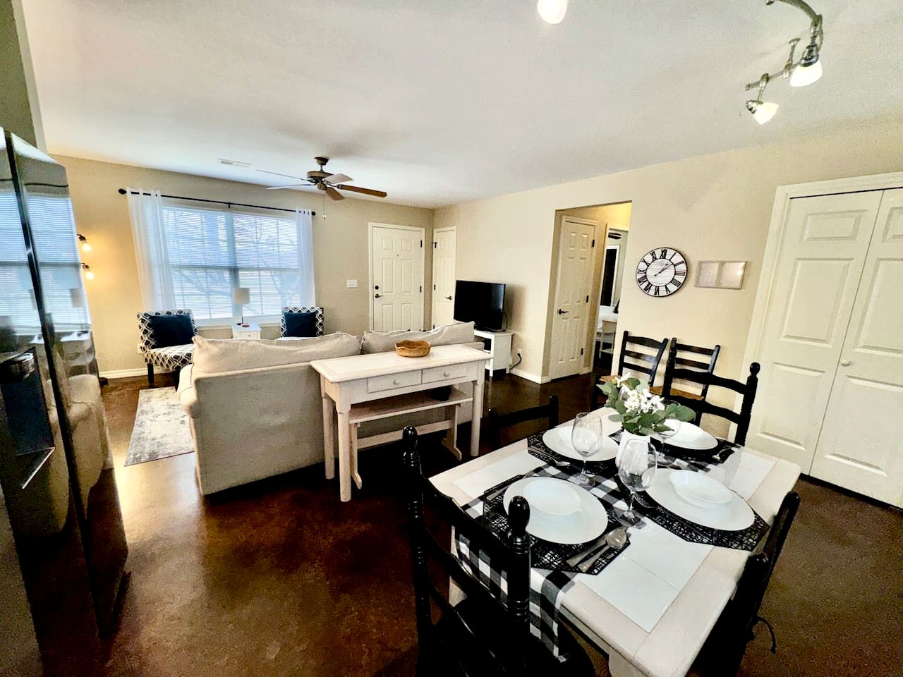 Peaceful Cottage Hideaway with Firepit & Grill in Bentonville, Arkansas