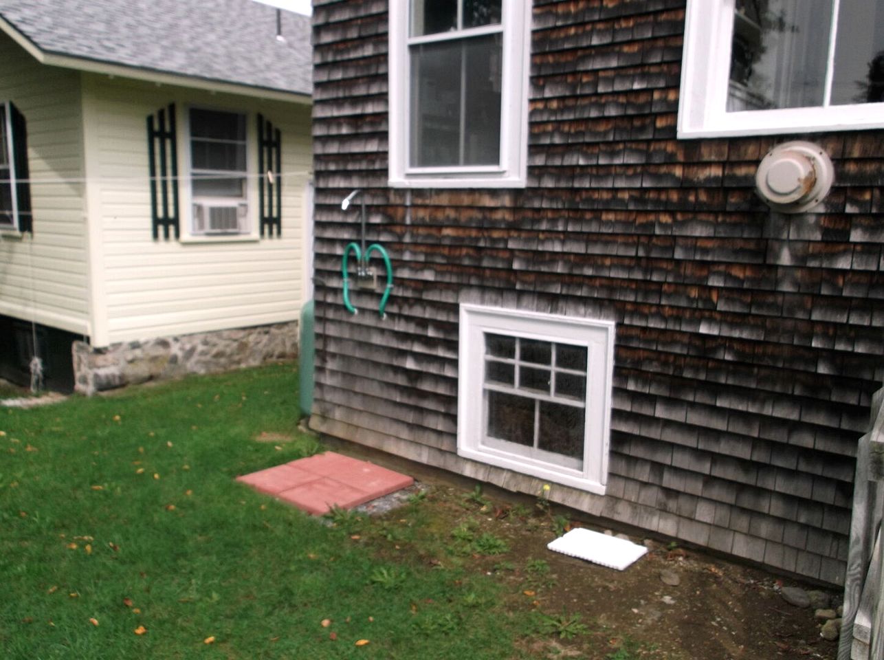 Charming Pet-Friendly Beachfront Cottage near Activities and Attractions in York Beach, Maine