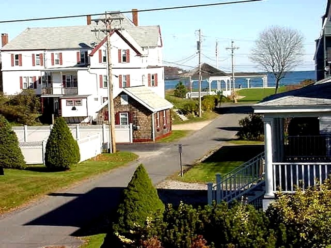 Cottages (United States of America, York, Maine)