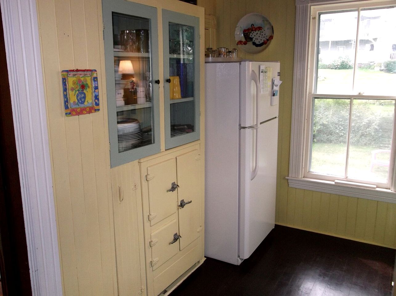 Charming Pet-Friendly Beachfront Cottage near Activities and Attractions in York Beach, Maine