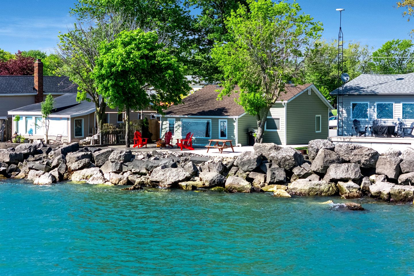 Cottages (Canada, Leamington, Ontario)