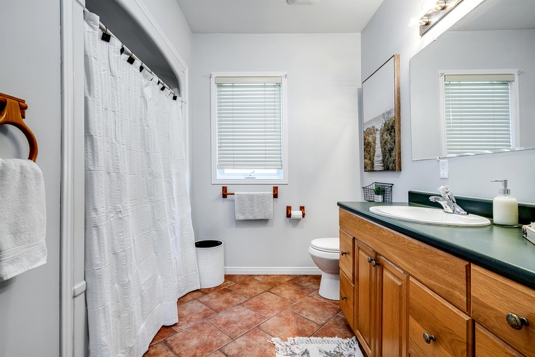 Cottages (Canada, Leamington, Ontario)