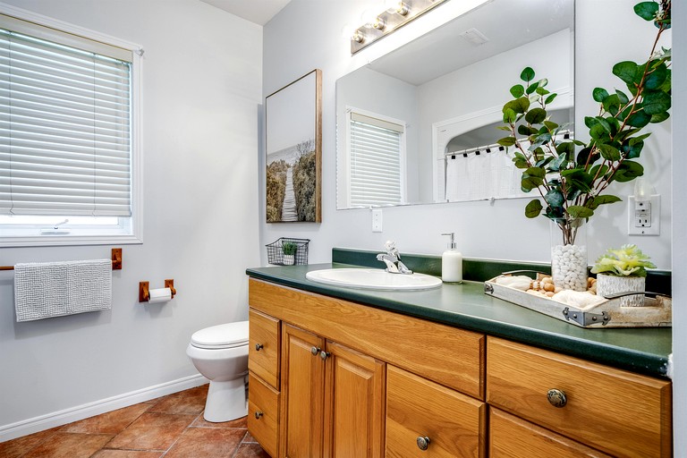 Cottages (Canada, Leamington, Ontario)