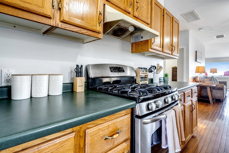 Cottages (Canada, Leamington, Ontario)