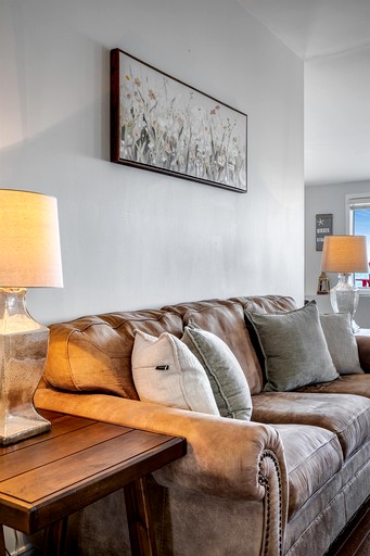 Cottages (Canada, Leamington, Ontario)