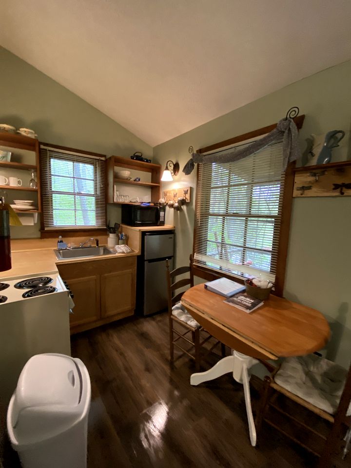 Cozy Cottage in Northern Georgia near the Blue Ridge Mountains, Perfect for a Weekend Getaway