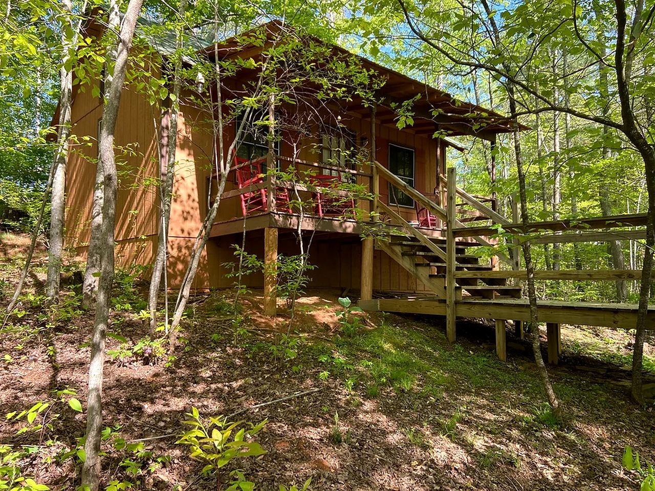 Cozy Cottage in Northern Georgia near the Blue Ridge Mountains, Perfect for a Weekend Getaway