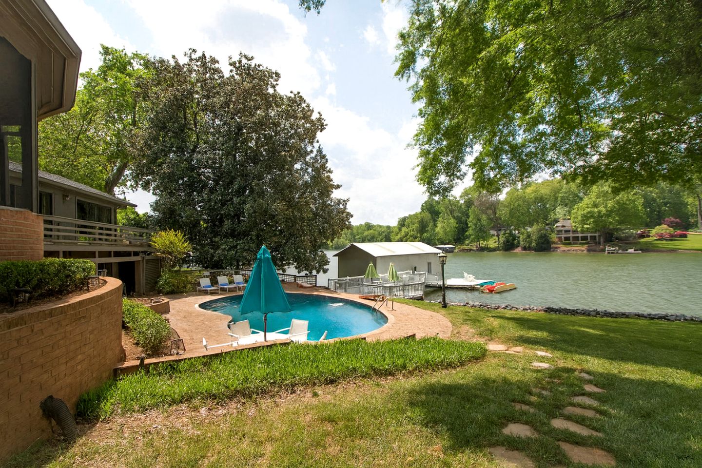 Cozy Cottage with Swimming Pool in Charlotte, North Carolina