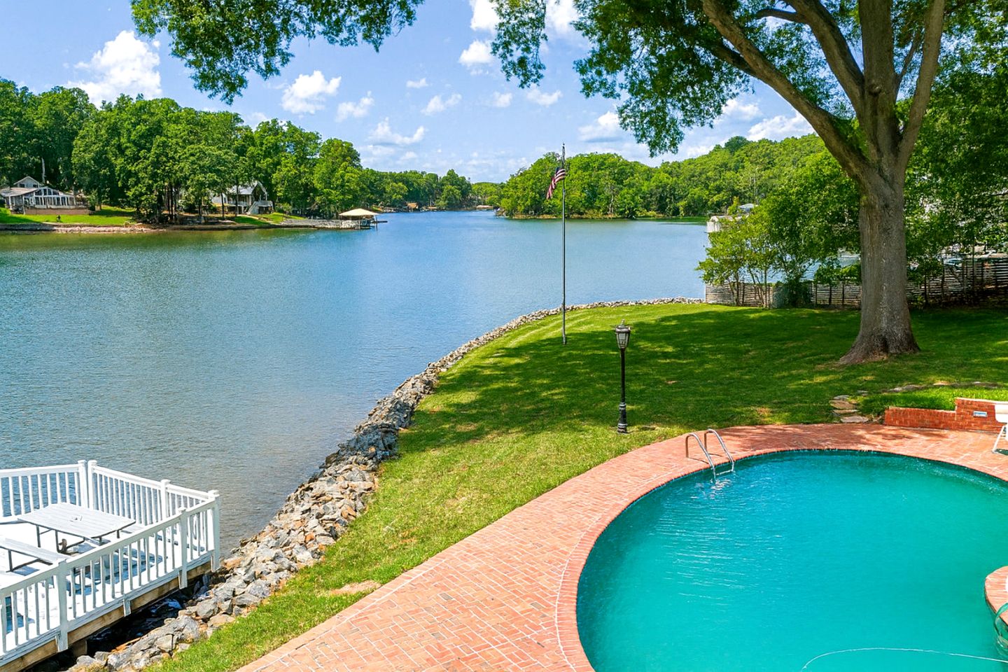 Cozy Cottage with Swimming Pool in Charlotte, North Carolina