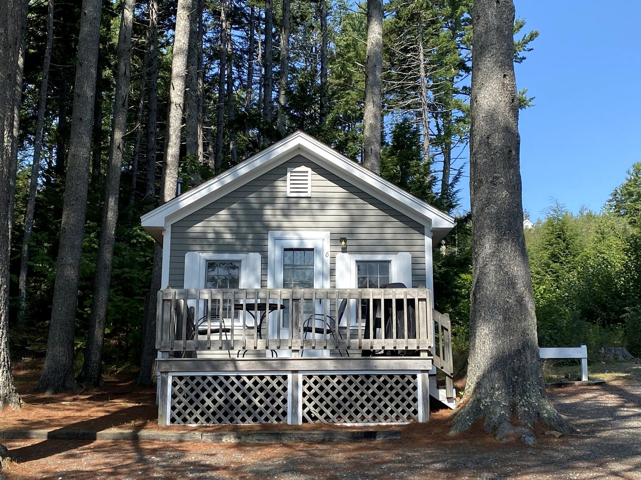 Cozy Cottage with Private Deck near West Penobscot Bay, Maine