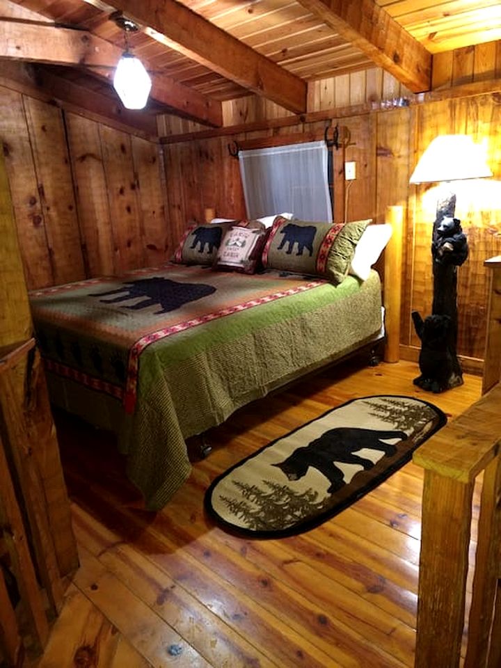 Tranquil Cabin with Hot Tub & Creek Views Near Bass Pro, Kodak Tennessee