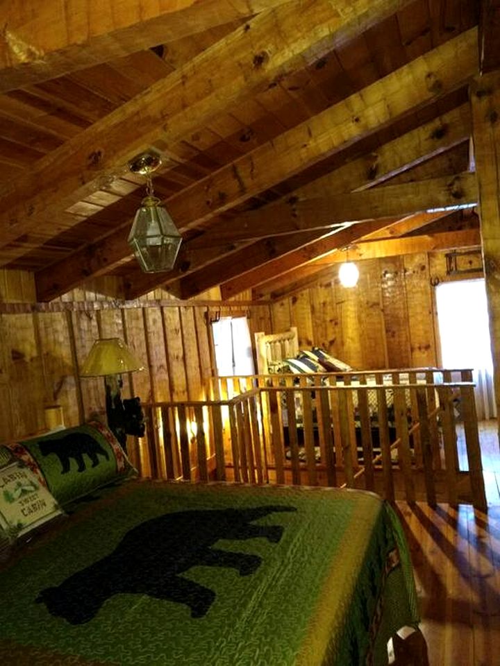 Tranquil Cabin with Hot Tub & Creek Views Near Bass Pro, Kodak Tennessee