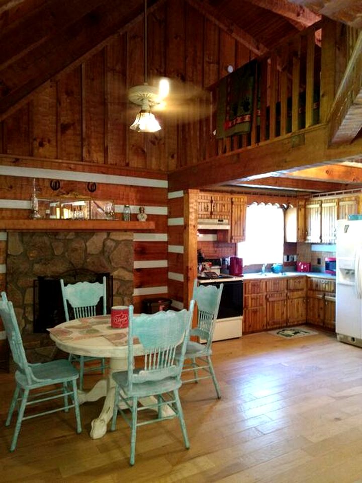 Tranquil Cabin with Hot Tub & Creek Views Near Bass Pro, Kodak Tennessee