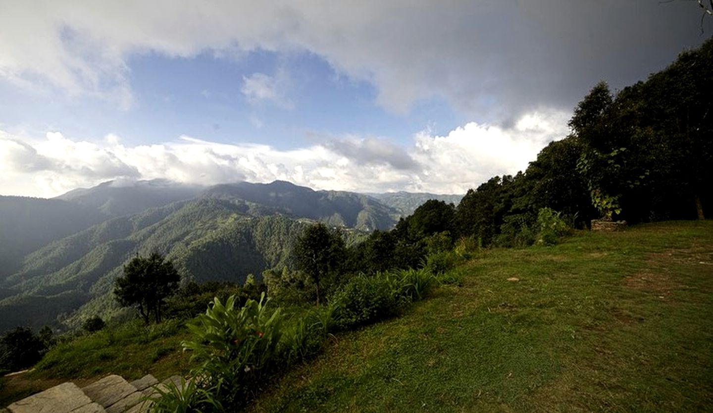 Cozy Couples Luxury Suite with Veranda in the Himalayas, India