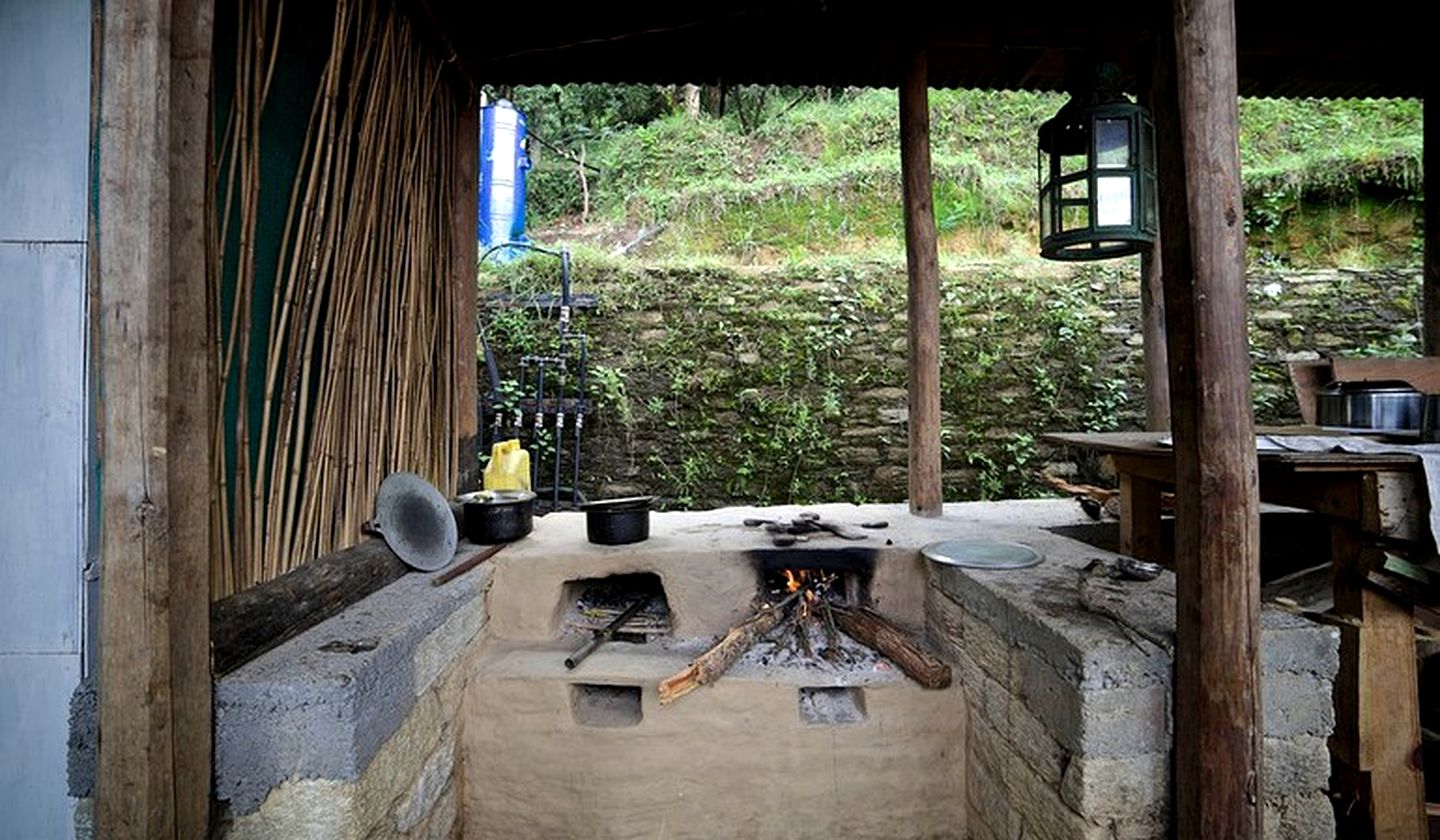 Cozy Couples Luxury Suite with Veranda in the Himalayas, India