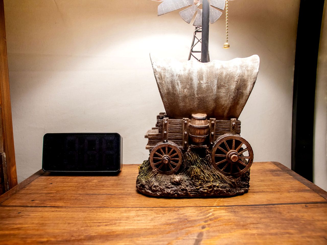 Cozy Covered Wagon for a Unique Glamping Experience in Beaumont, Kansas