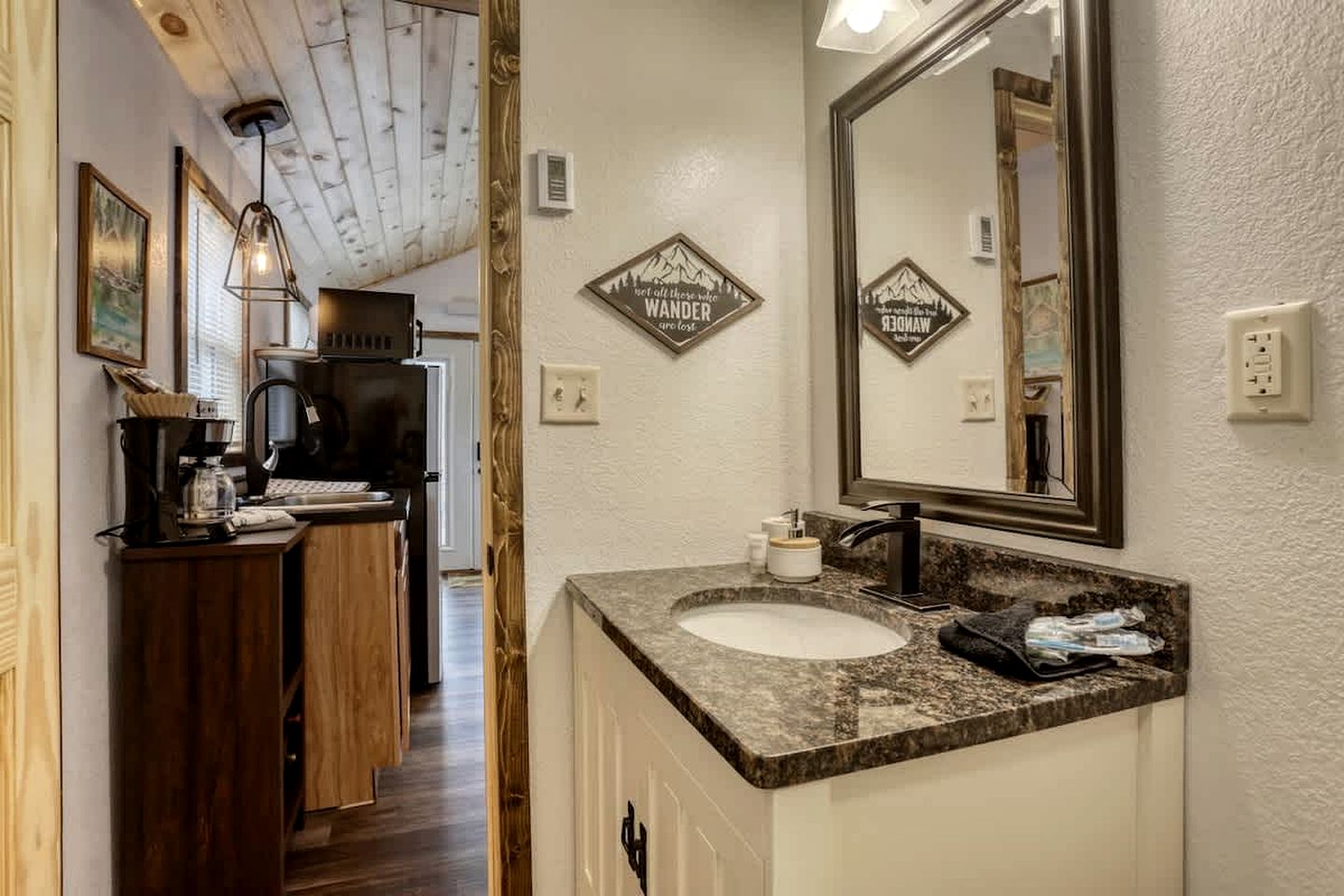 Vibrant Creekside Cabin Haven near Battle Creek River in South Dakota
