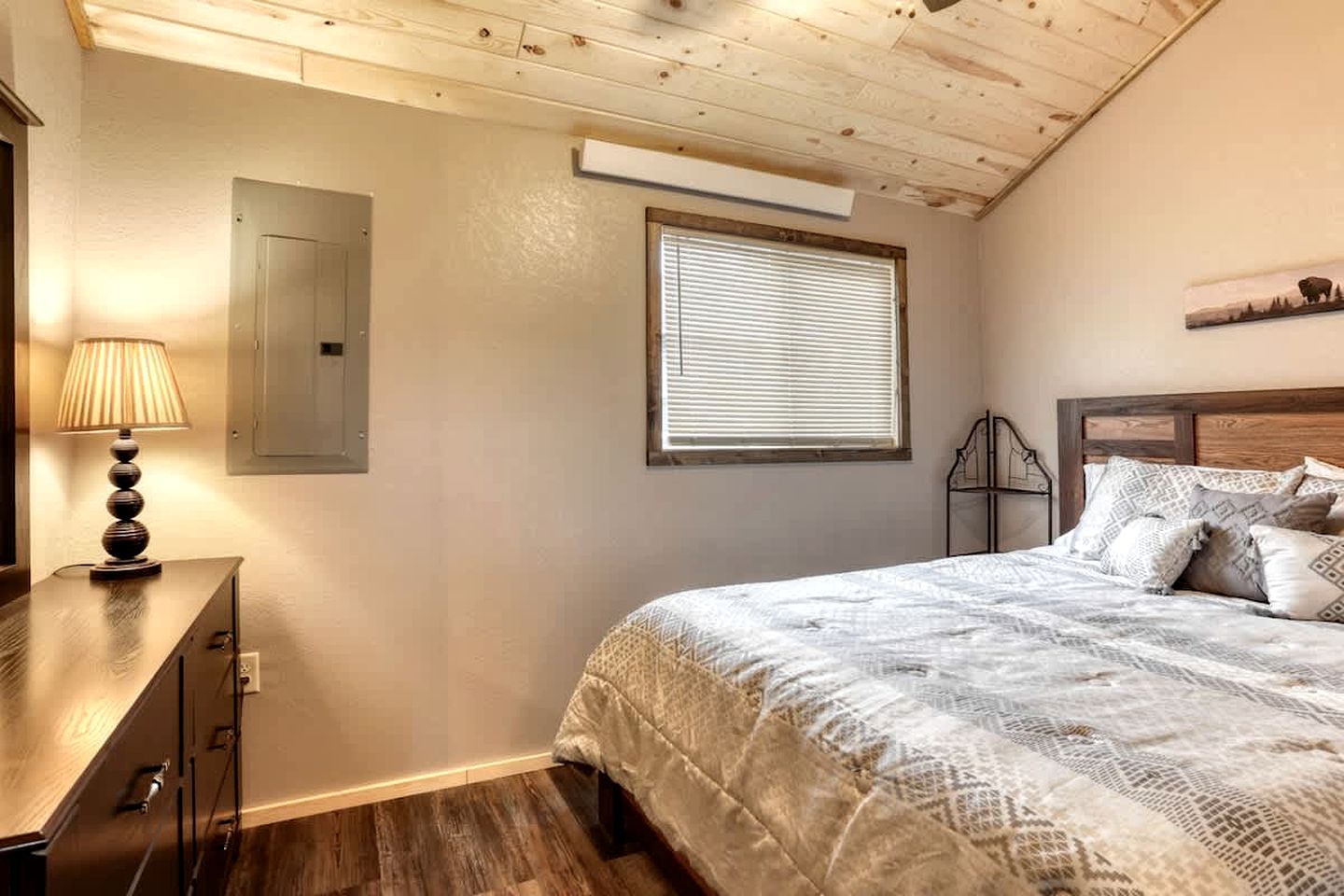 Vibrant Creekside Cabin Haven near Battle Creek River in South Dakota