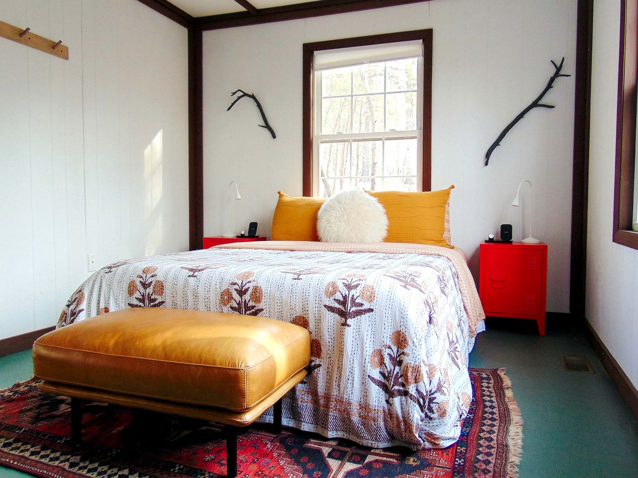 Rustic Mountain Cabin with Porch & Fire Pit in New Market, Virginia