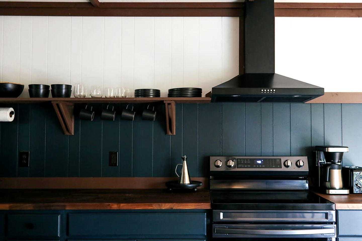 Rustic Mountain Cabin with Porch & Fire Pit in New Market, Virginia