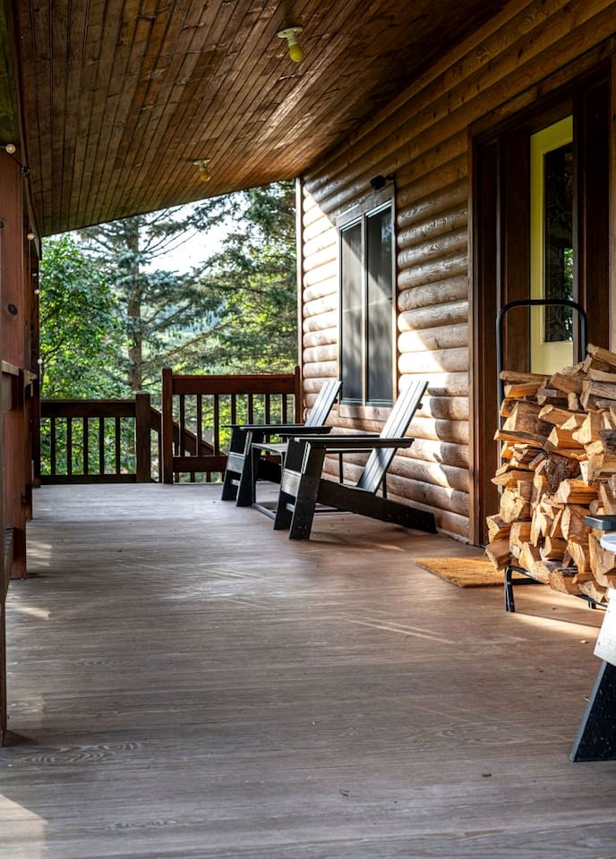 Cozy Dog-Friendly Retreat with Deck, Fire Pit & Starry Nights in Bloomville, New York