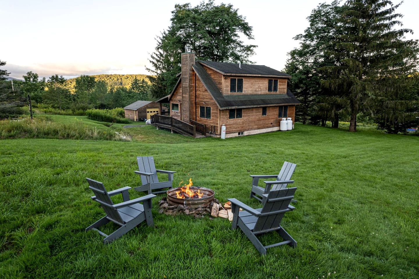 Cozy Dog-Friendly Retreat with Deck, Fire Pit & Starry Nights in Bloomville, New York