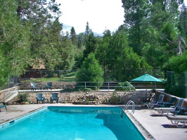 Cozy Duplex Cabin Rental with Fireplace for Romantic Getaway in Idyllwild, California photo 4
