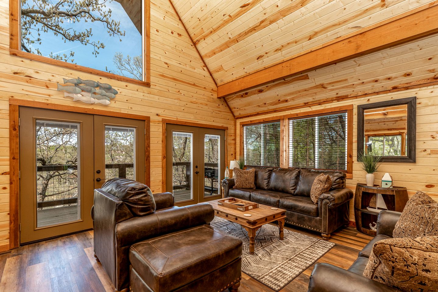 Cozy Family Cabin with Deck in Oklahoma