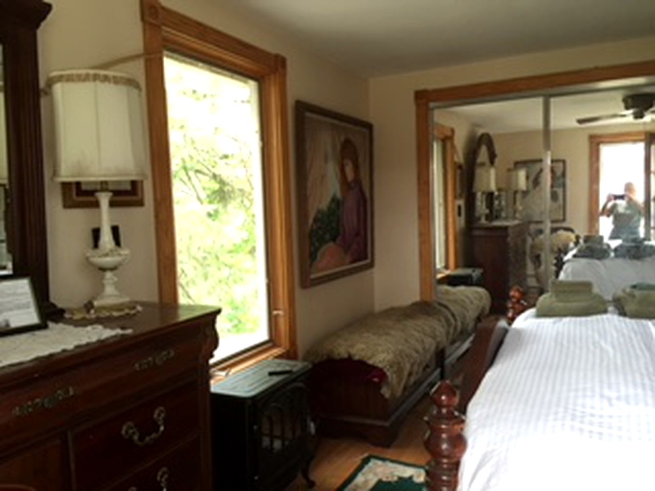 Cozy Farm Stay Room with Large Deck in Allentown, Pennsylvania