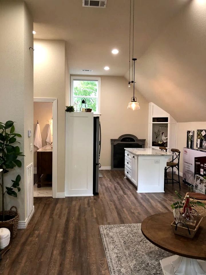 Cozy Farmhouse Loft Retreat with Garage & Scenic Views in Siloam Springs, Arkansas