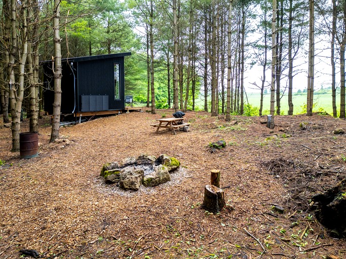 Tiny Houses (Canada, Chatsworth, Ontario)