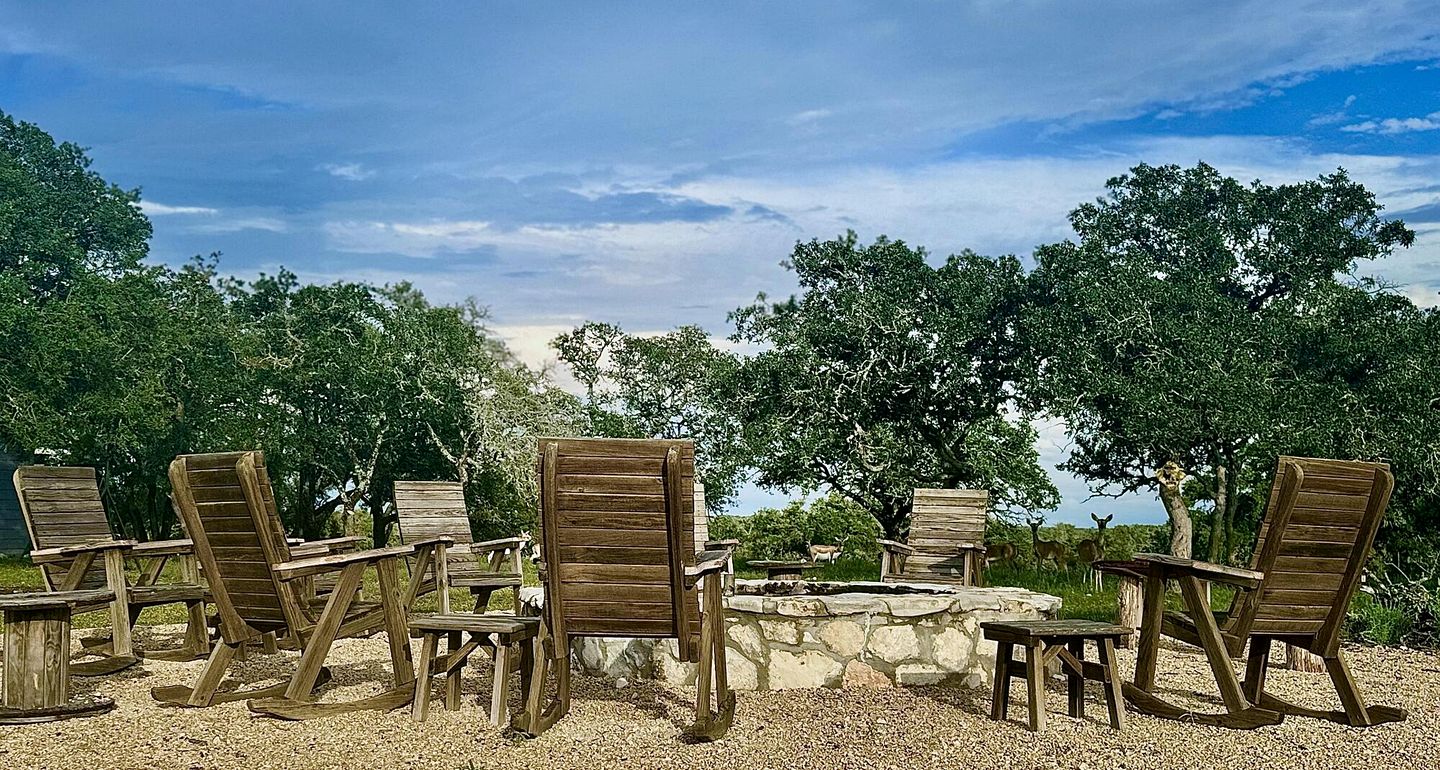 Cozy Glamping Yurt with Wildlife Views near Mountain Home, Texas