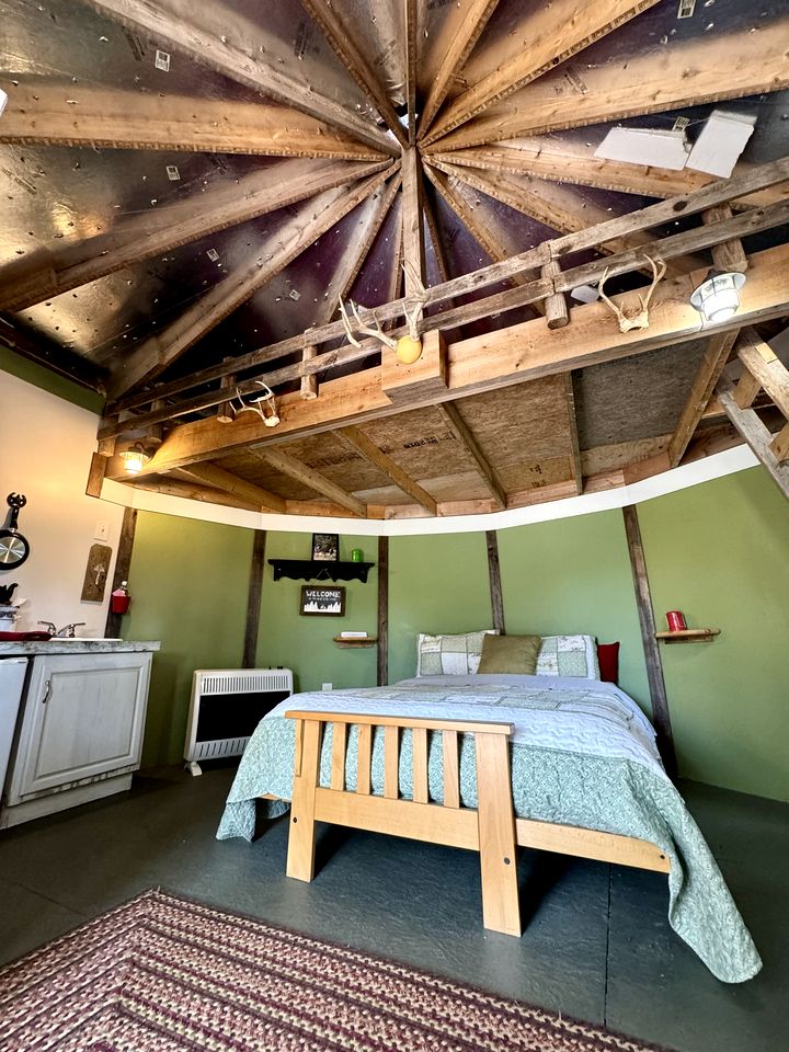 Cozy Glamping Yurt with Wildlife Views near Mountain Home, Texas
