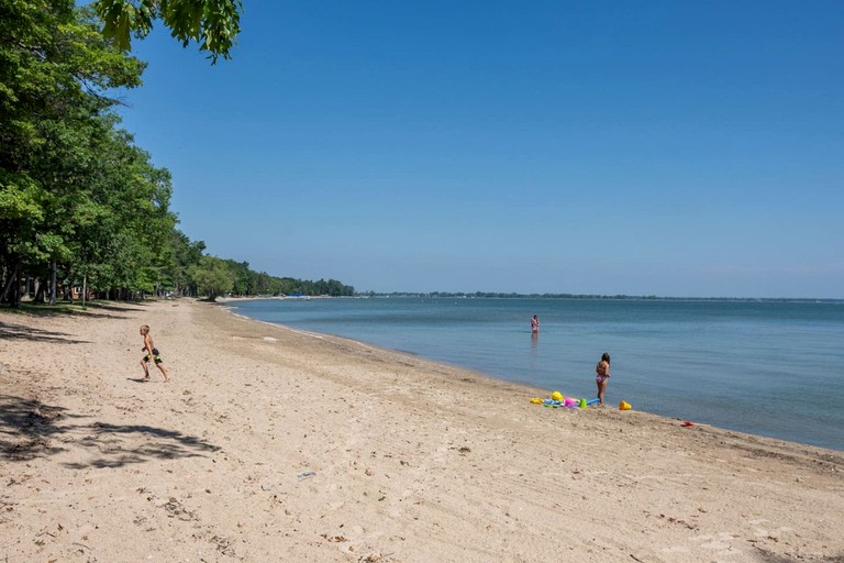 Cabins (United States of America, Au Gres, Michigan)