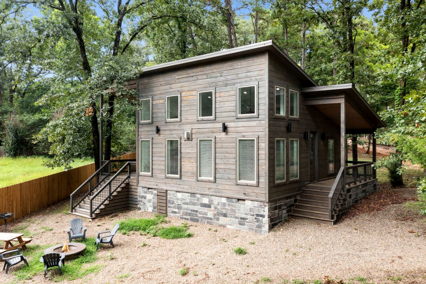 Cozy Cabin with Hot Tub & Fire Pit Near Broken Bow Lake, Broken Bow, OK