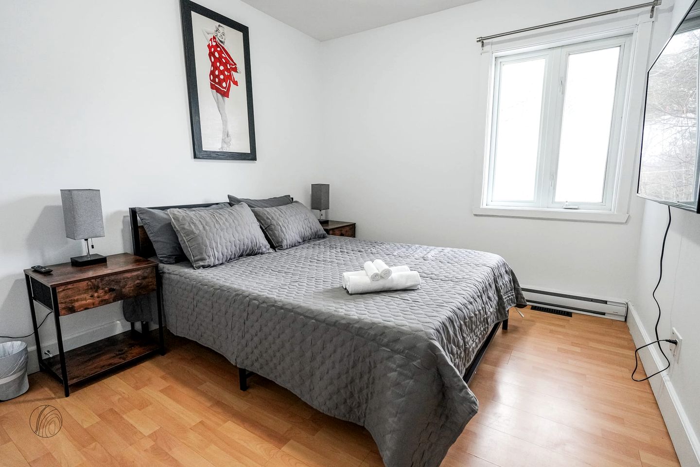 Cozy Lakefront Suite Rental with Perfect for Outdoor Activities in Lac des Plages, Quebec