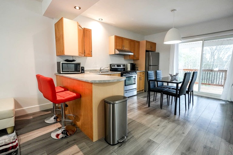 Vacation Rentals (Canada, Lac des Plages, Quebec)
