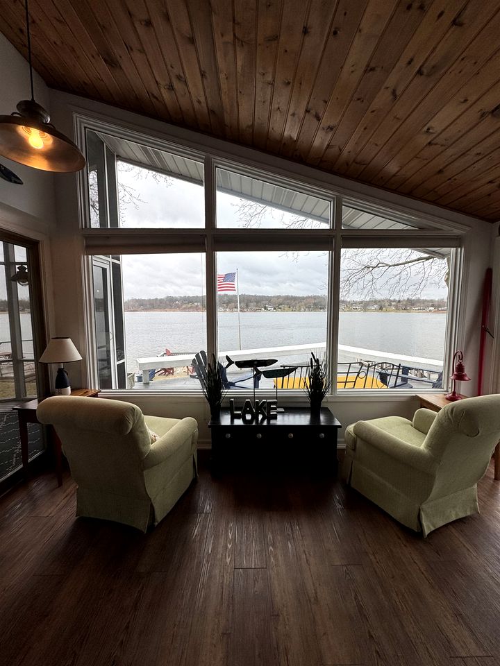 Cozy Lakefront Cabin with Pontoon and Paddleboards Near Fremont, Indiana