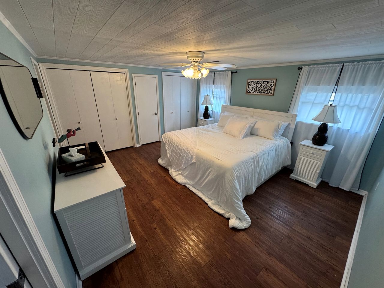Cozy Lakefront Cabin with Pontoon and Paddleboards Near Fremont, Indiana