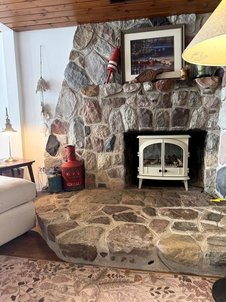 Cozy Lakefront Cabin with Pontoon and Paddleboards Near Fremont, Indiana
