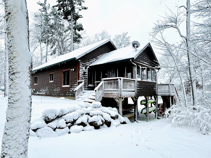 Cabins (United States of America, Stone Lake, Wisconsin)