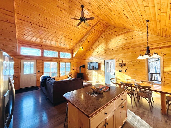 Cabins (United States of America, Stone Lake, Wisconsin)