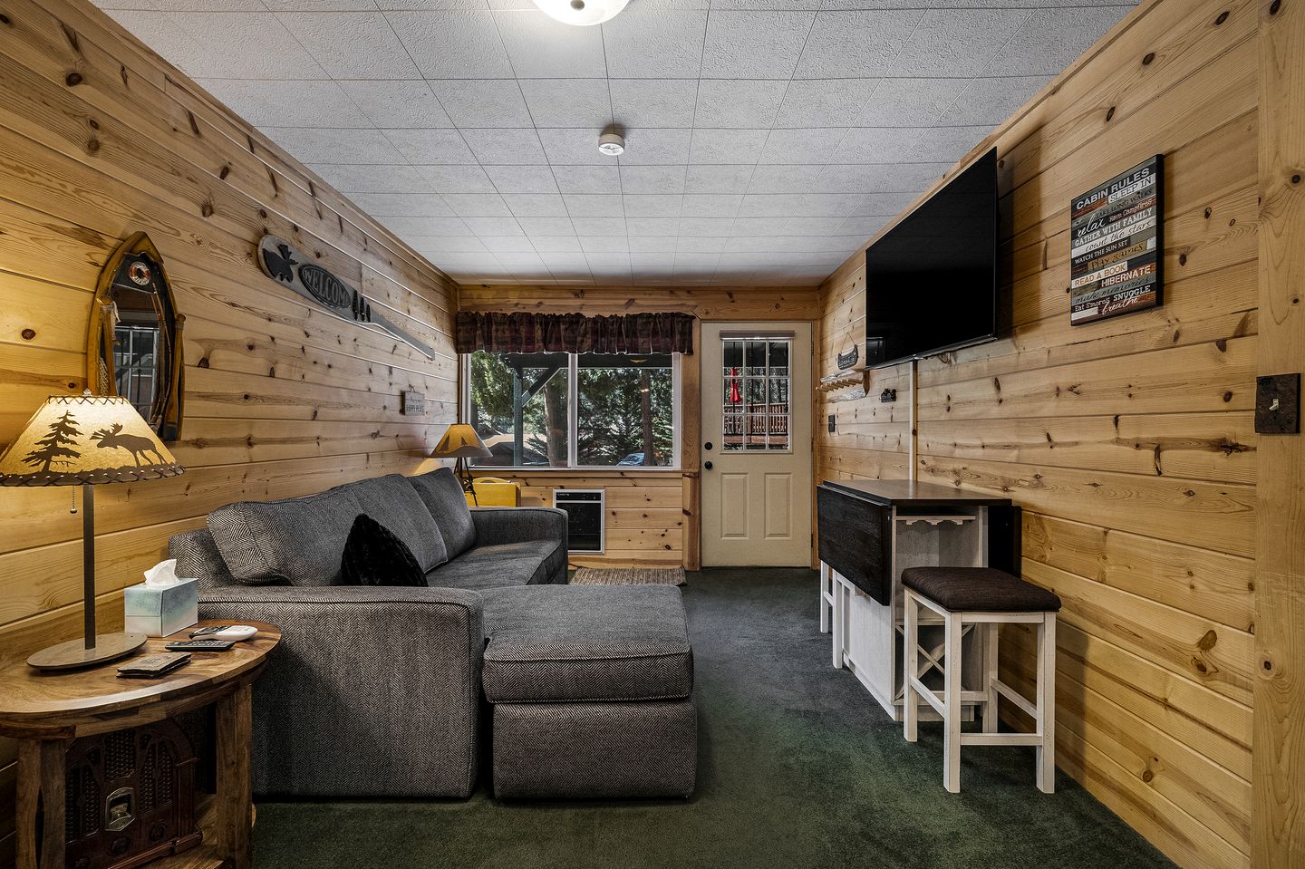 Cozy Lakeside Cabin, Steps from Lake Almanor and Close to Lassen Volcanic National Park in California
