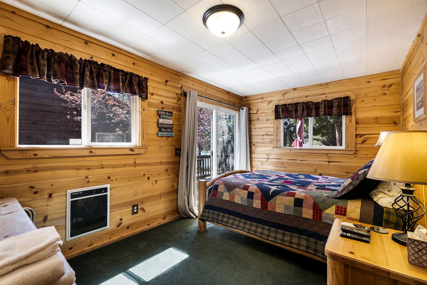 Cozy Lakeside Cabin, Steps from Lake Almanor and Close to Lassen Volcanic National Park in California