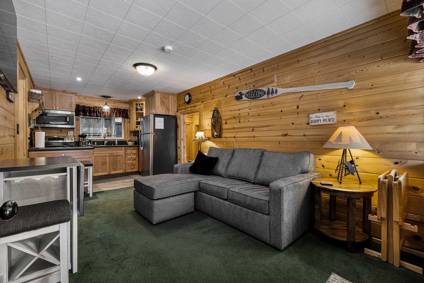 Cozy Lakeside Cabin, Steps from Lake Almanor and Close to Lassen Volcanic National Park in California