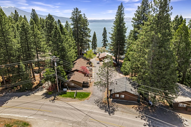 Cabins (United States of America, Lake Almanor, California)